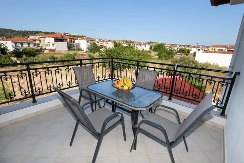 Nikiti View Apartment Bagian luar foto
