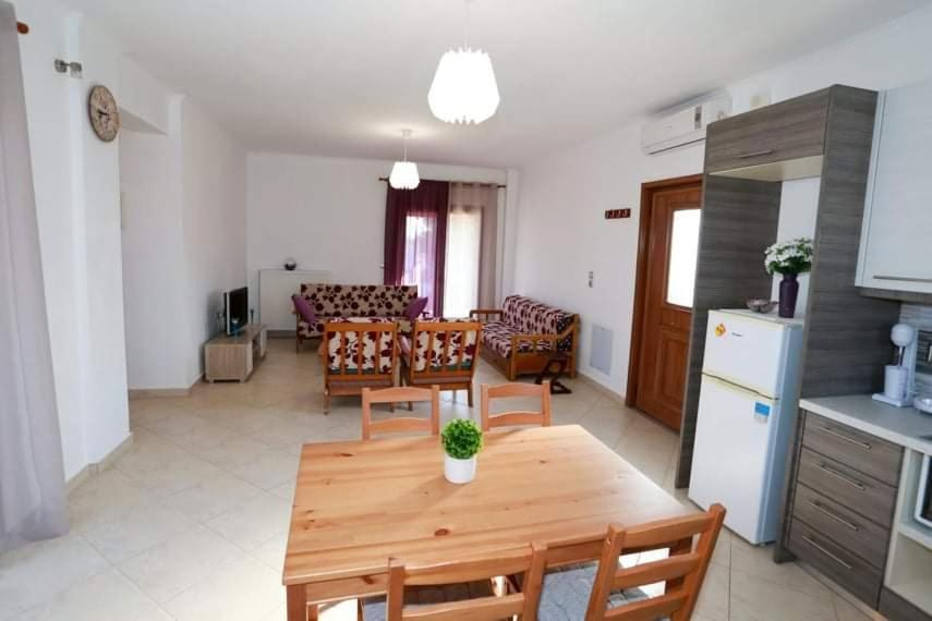 Nikiti View Apartment Bagian luar foto